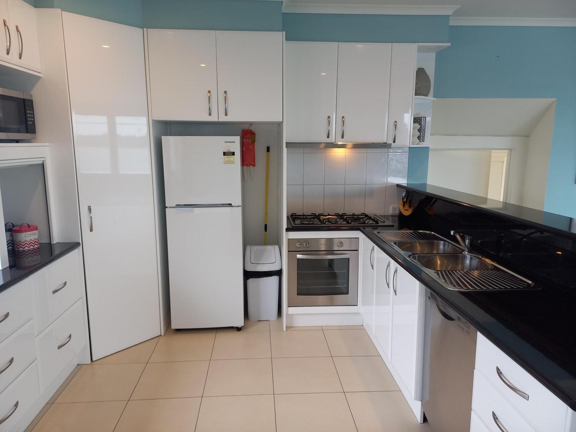 Heyfield Motel And Apartments Lakes Entrance Room photo