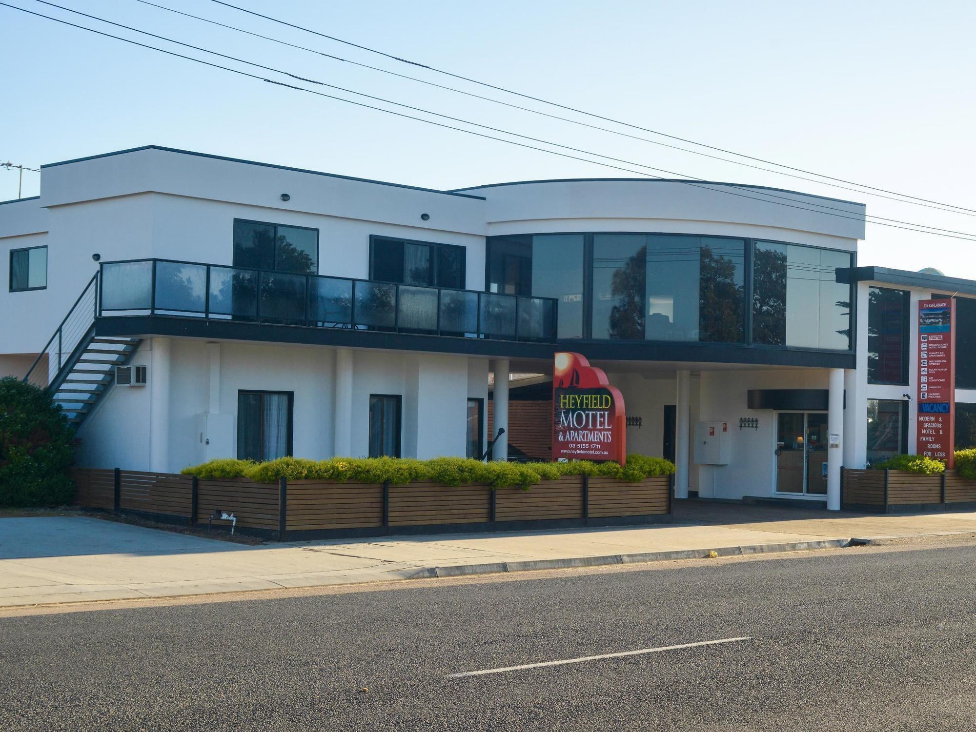 Heyfield Motel And Apartments Lakes Entrance Exterior photo