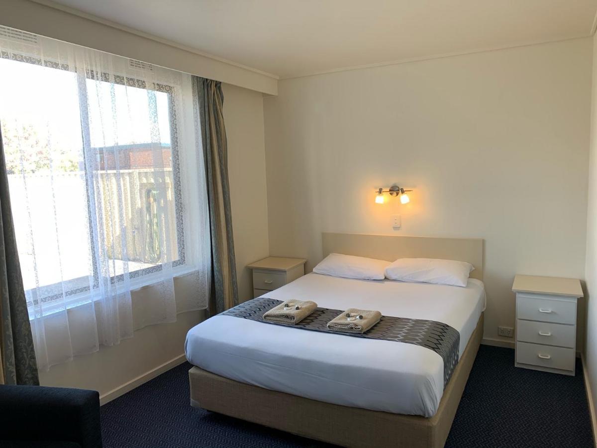 Heyfield Motel And Apartments Lakes Entrance Exterior photo
